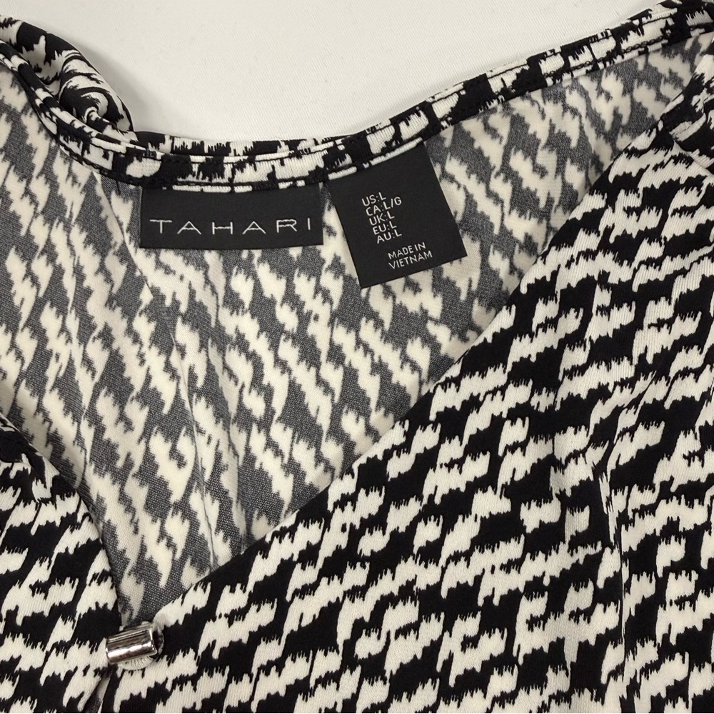 Houndstooth V-Neck Tahari Black White Stretch Knit Blouse Size L Large - Picture 4 of 8